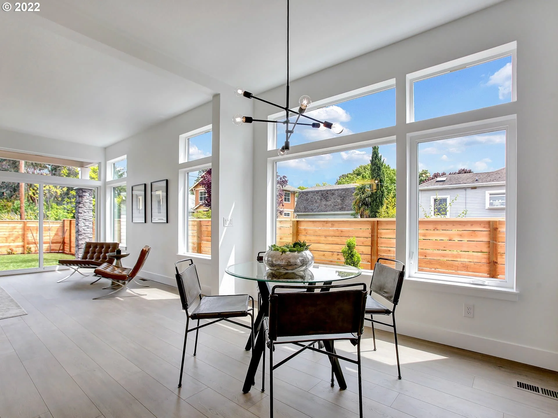 6704 N Knowles Ave - Photo 4