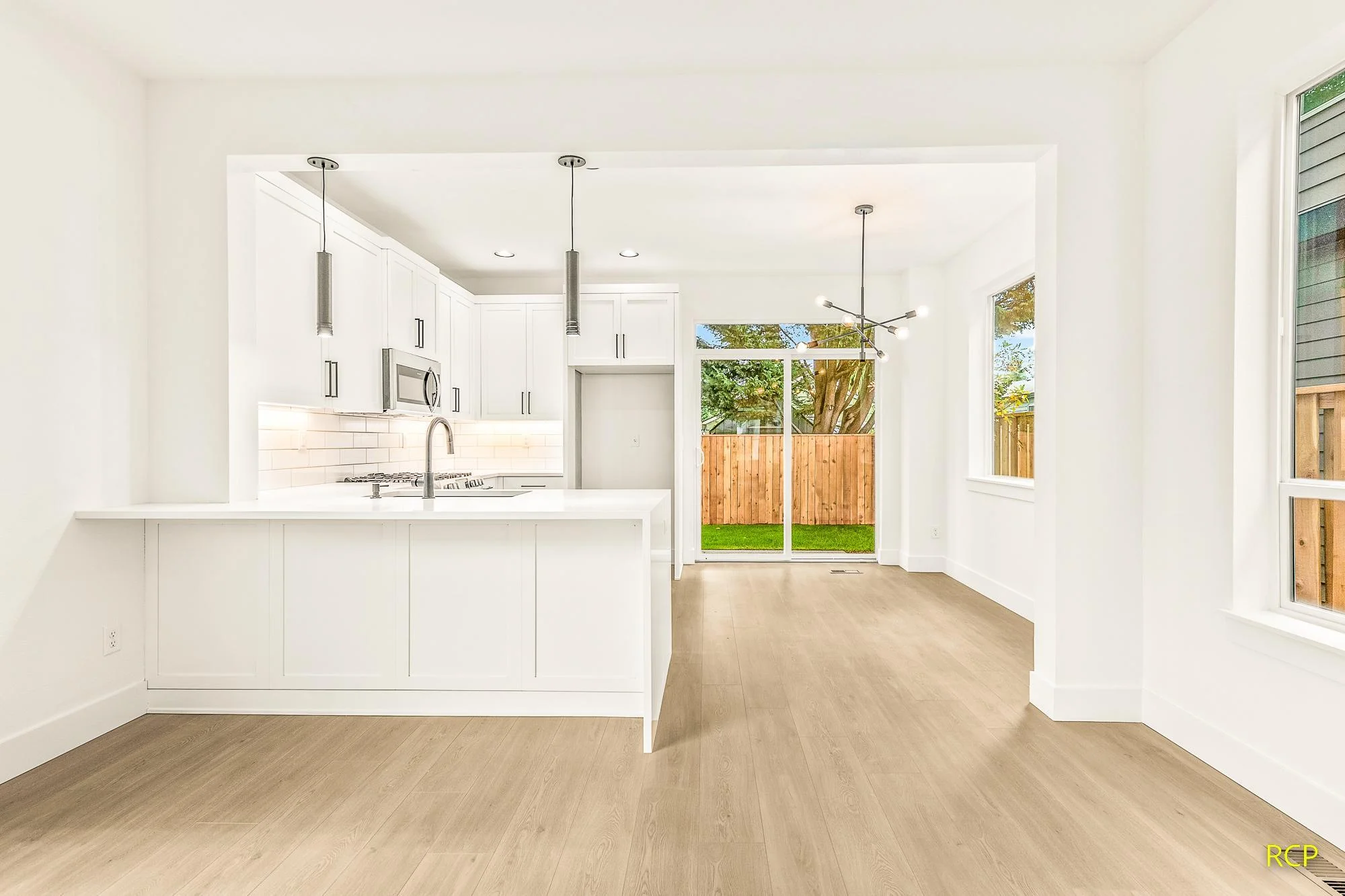 8450 N Seward Ave - Photo 18