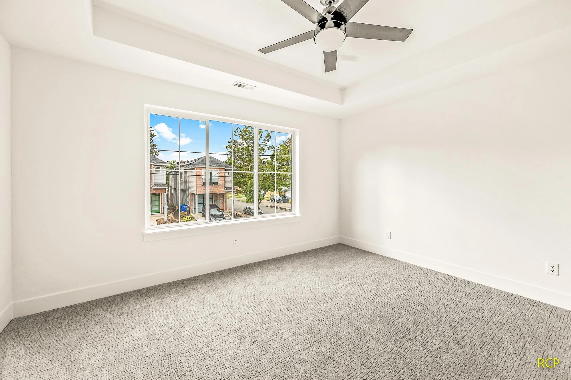 8450 N Seward Ave - Photo 24