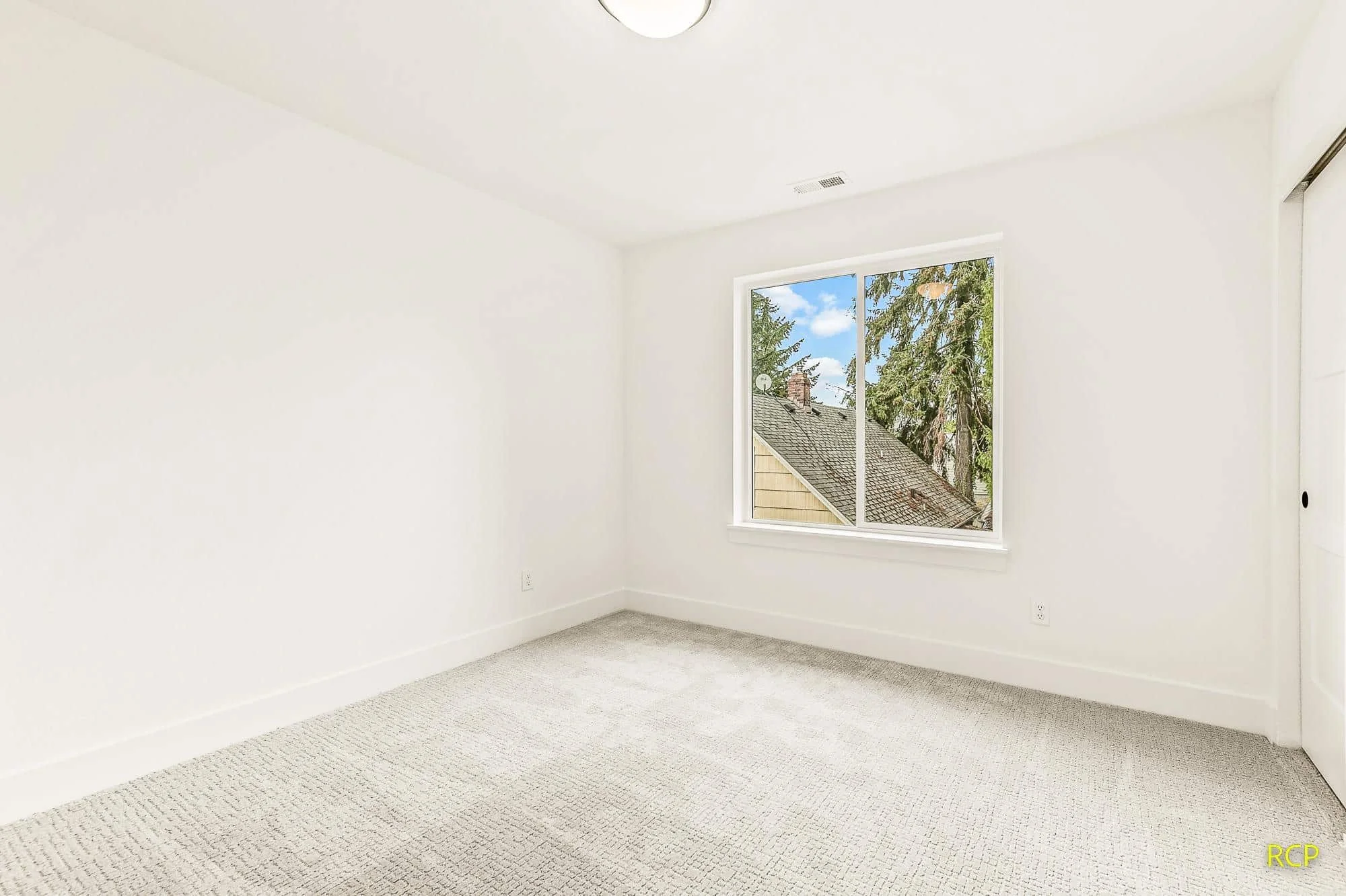 8450 N Seward Ave - Photo 30