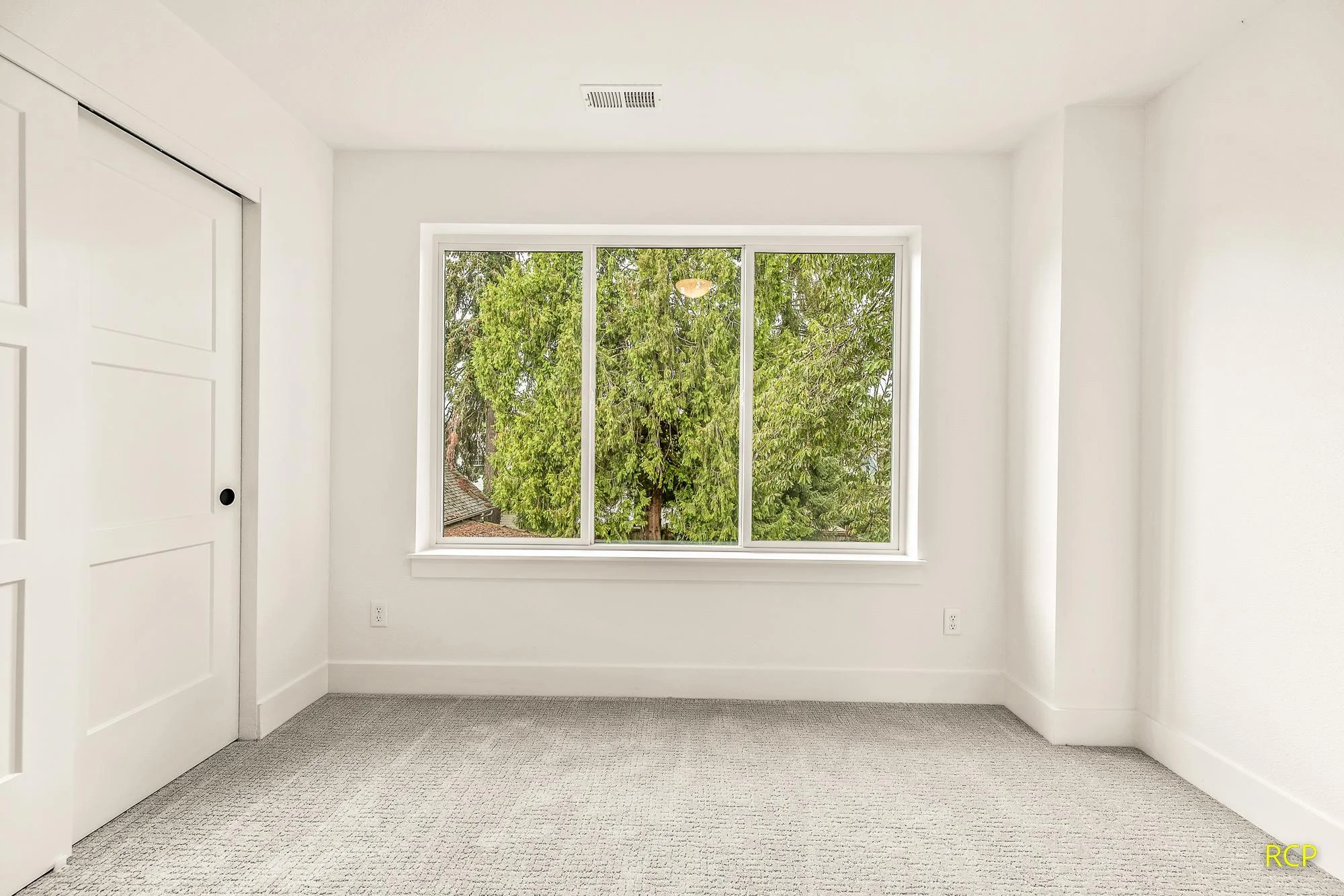 8450 N Seward Ave - Photo 34