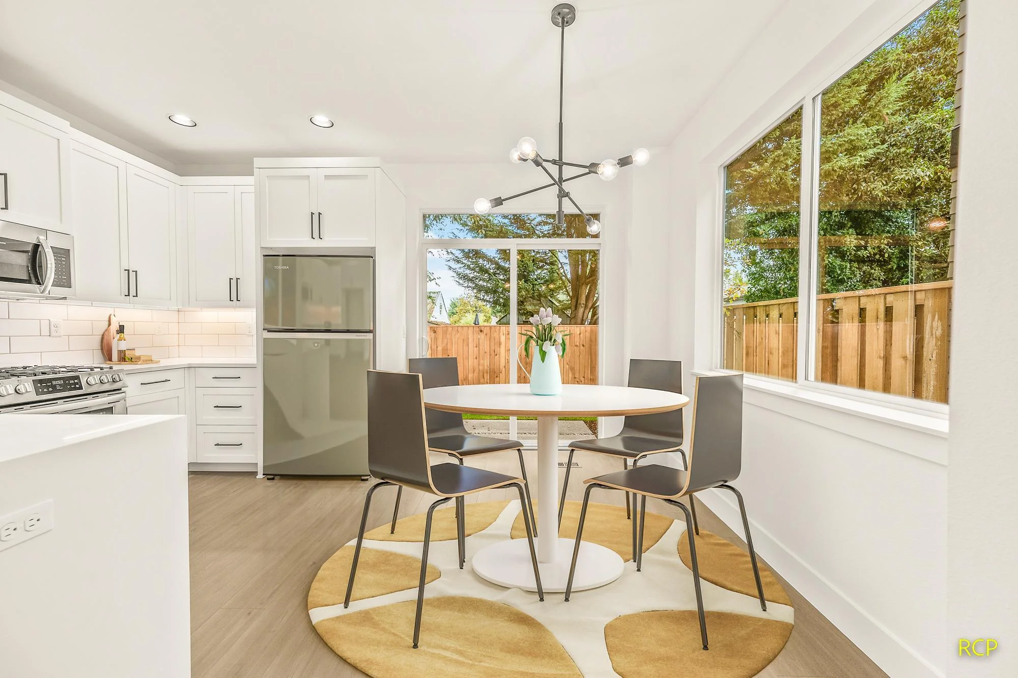 8450 N Seward Ave - Photo 7