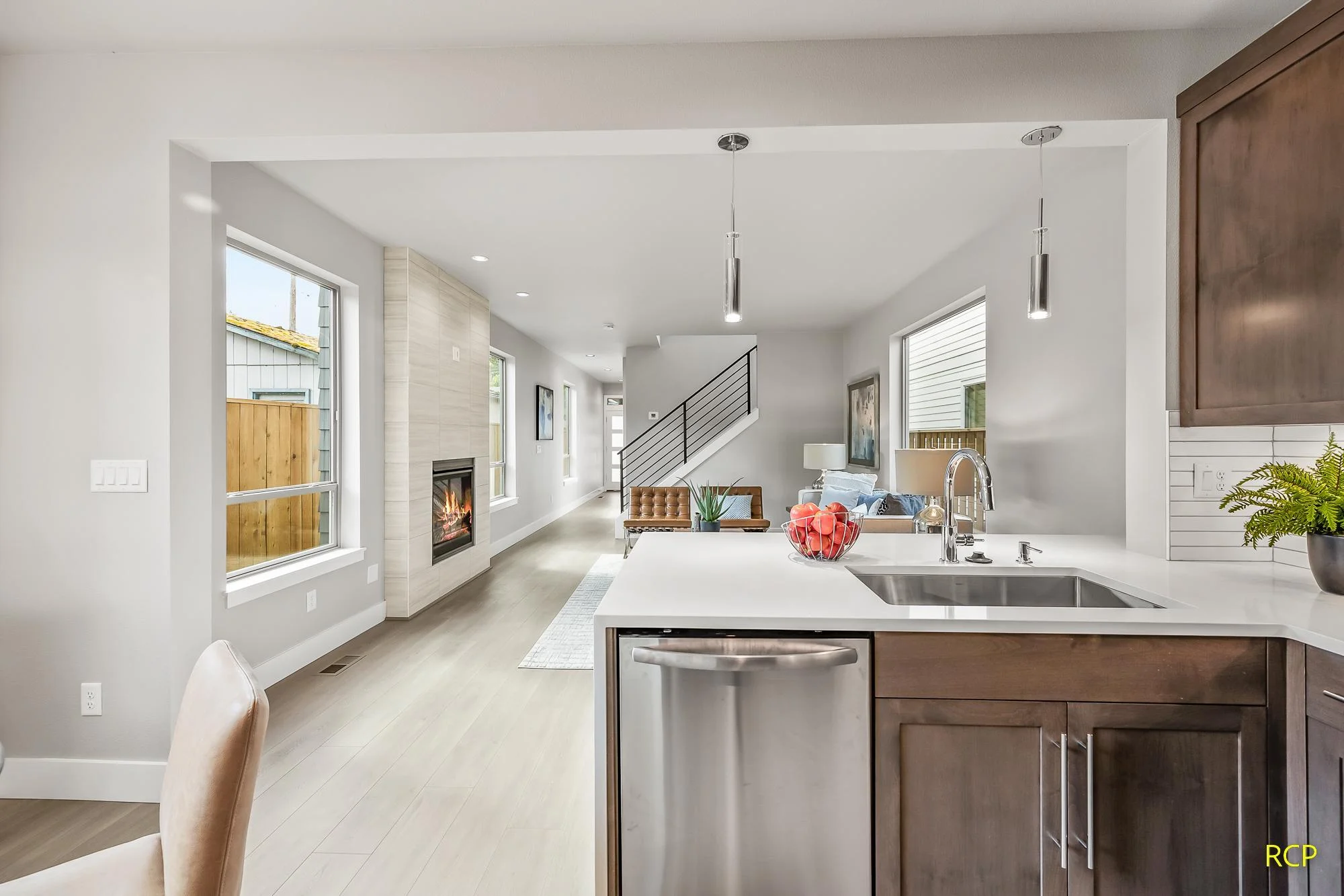 8454 N Seward Ave - Photo 13